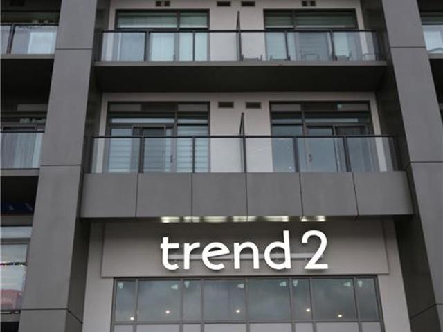 322 - 460 DUNDAS Street E