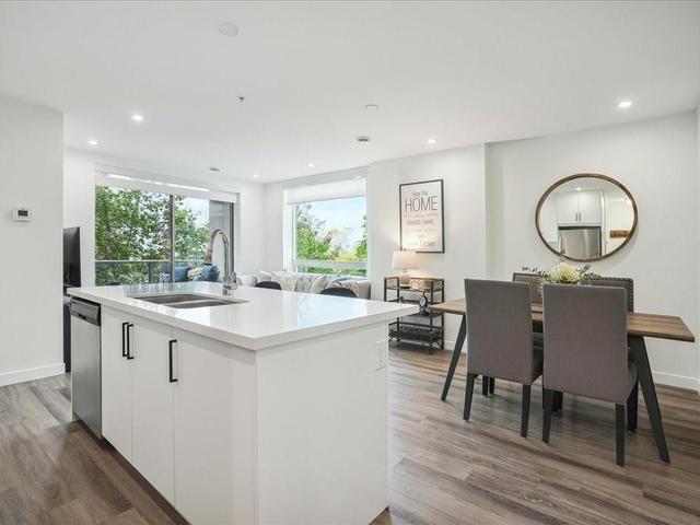 204 - 479 Charlton Avenue E