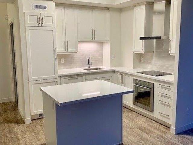 1704 - 2093 Fairview Street