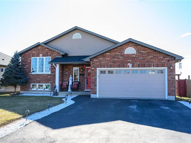 5 Helen Drive E