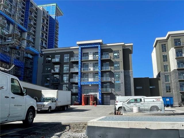 201 - 470 Dundas Street E