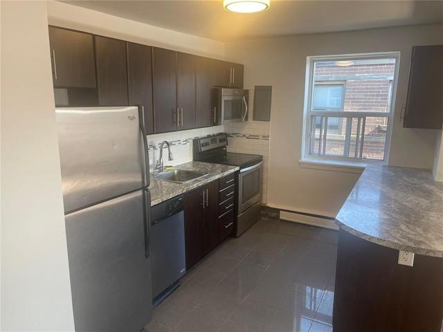 17 - 2 GRANT Boulevard