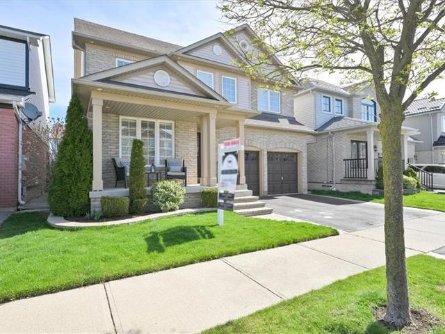 1009 HOLDSWORTH Crescent