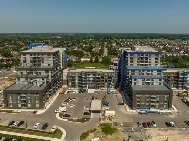 312 - 470 Dundas Street E