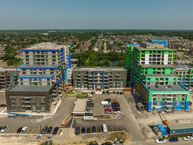 312 - 470 Dundas Street E