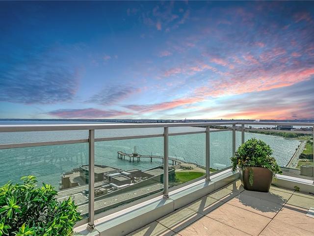 803 - 360 PEARL Street