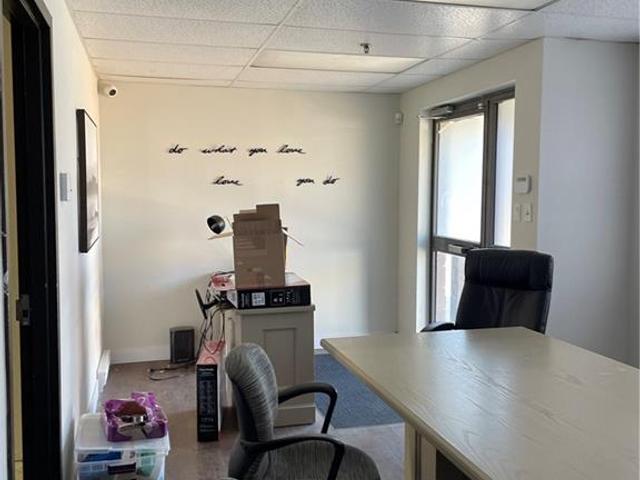 D5 - 5035 NORTH SERVICE Road