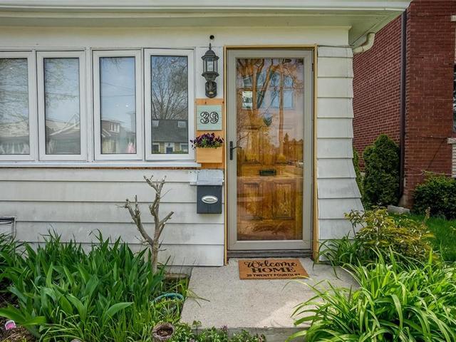 39 TWENTY FOURTH Street