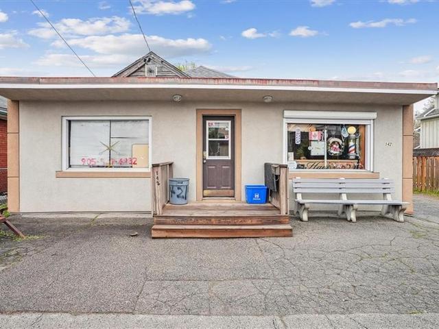 142 EMERSON Street S