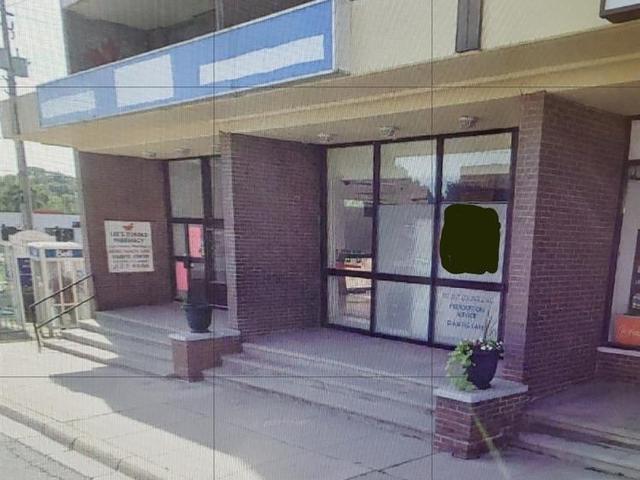 58 KING Street E