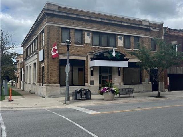 Lower - 4365 Queen Street