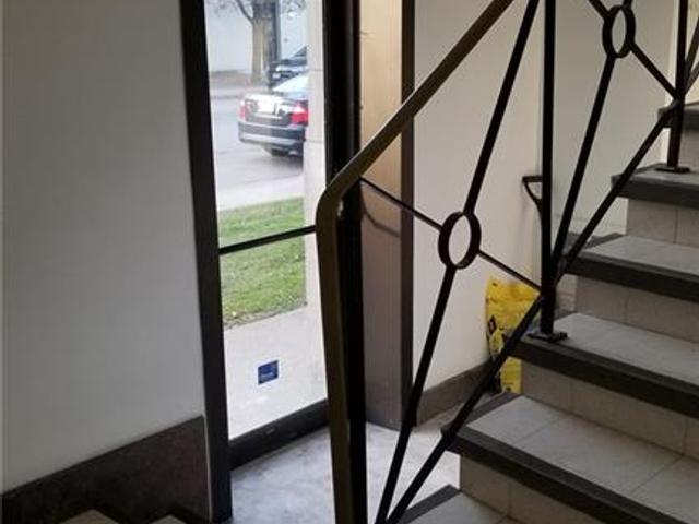 Lower - 4365 Queen Street