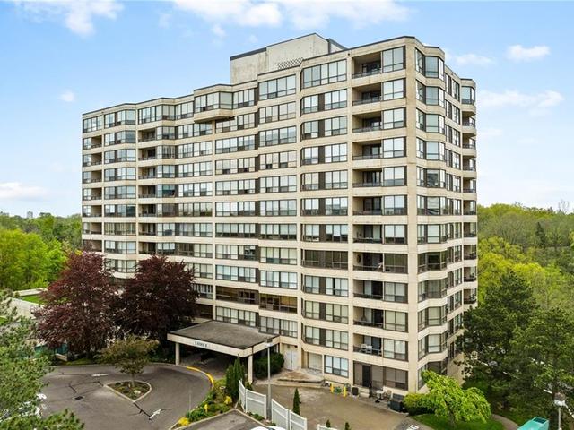 605 - 3 TOWERING HEIGHTS Boulevard