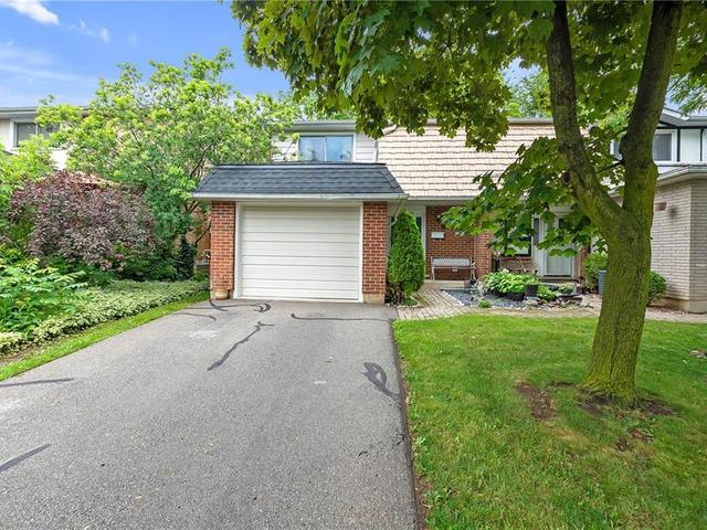 25 - 100 St. Andrews Court