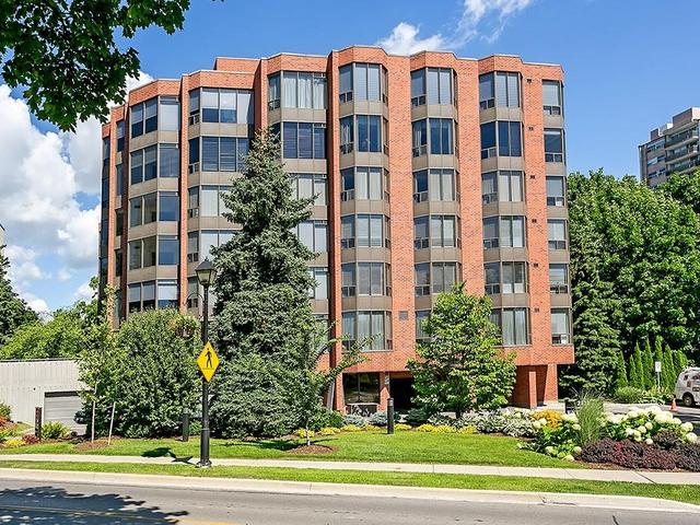 401 - 2121 LAKESHORE Road