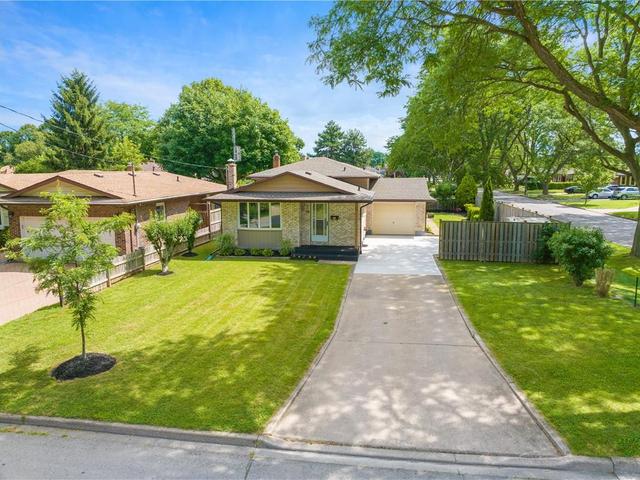 30 CRESCENTWOOD Drive