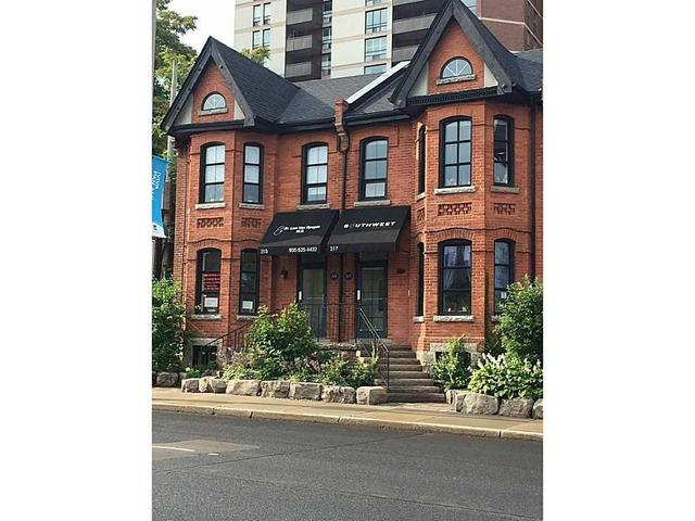 CL1 - 215 Main Street W