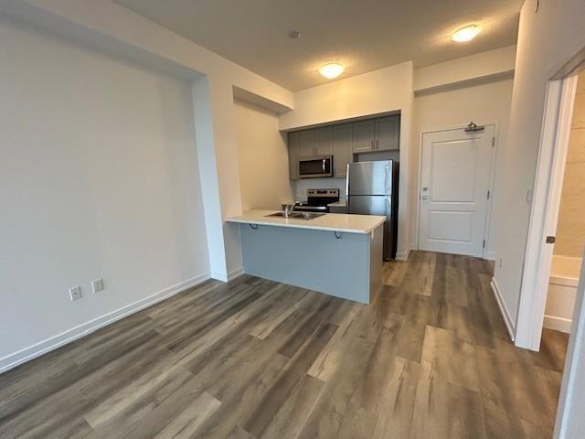 503 - 470 Dundas Street E