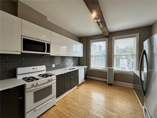 2 - 172 JAMES Street N
