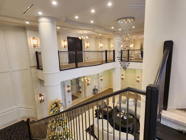 401 - 10101 Yonge St, Richmond Hill | For Rent @ $4,000 | Condos.ca