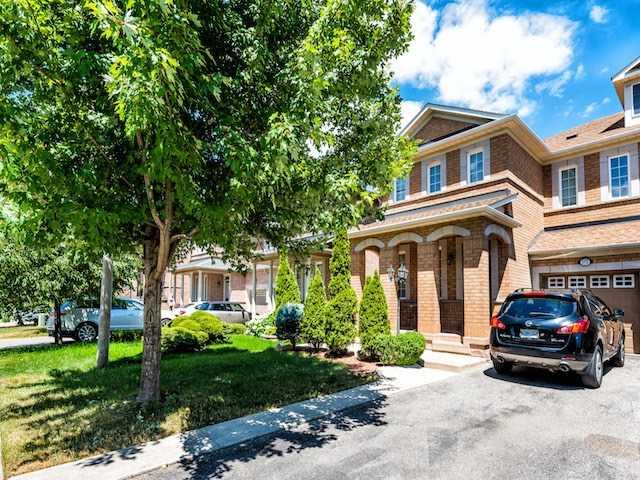 172 Fairlane Cres