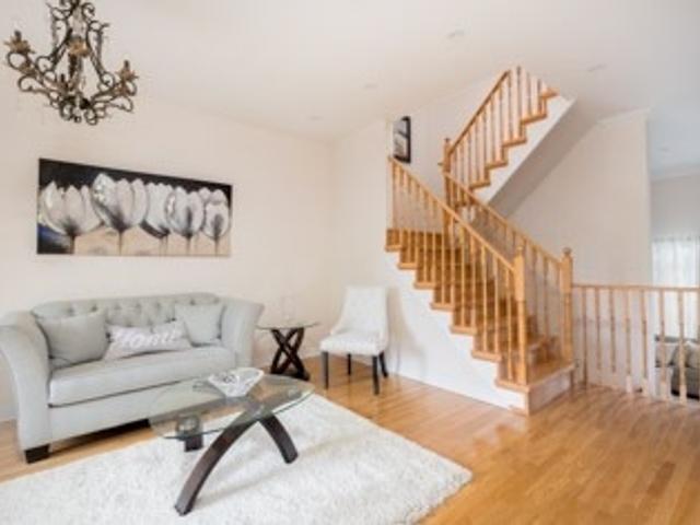 8901 Bayview Ave