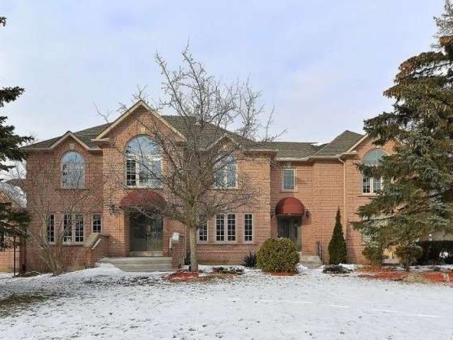 69 Raeview Dr