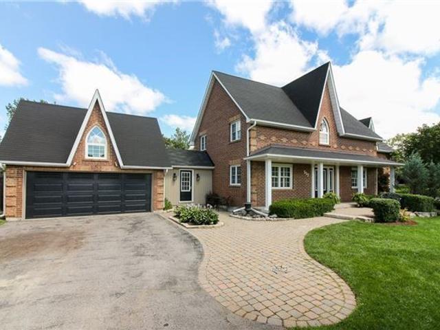 557 Aintree Dr