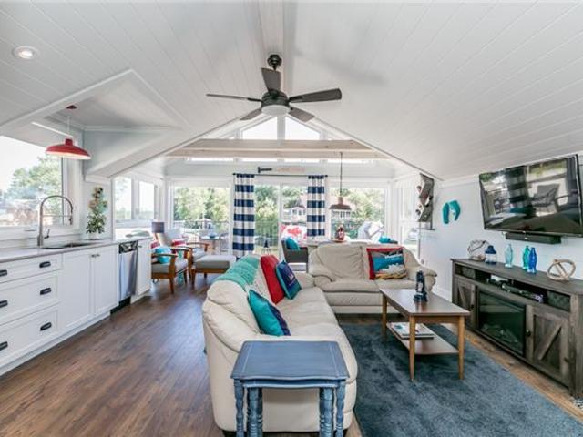 58 Harbour Park Cres