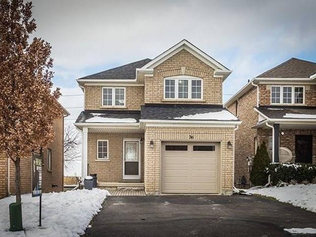 36 Beaverbrook Cres