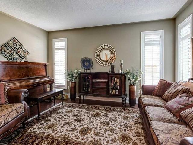 998 Northern Prospect Cres