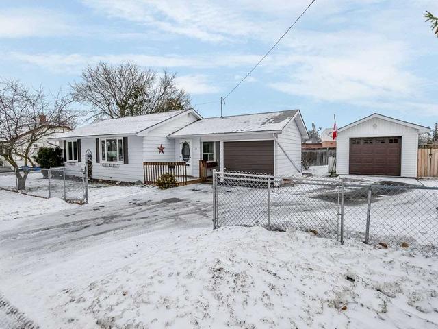 120 Raglan St