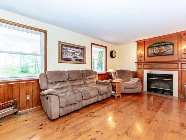 1035 Brock Concession 4 Rd