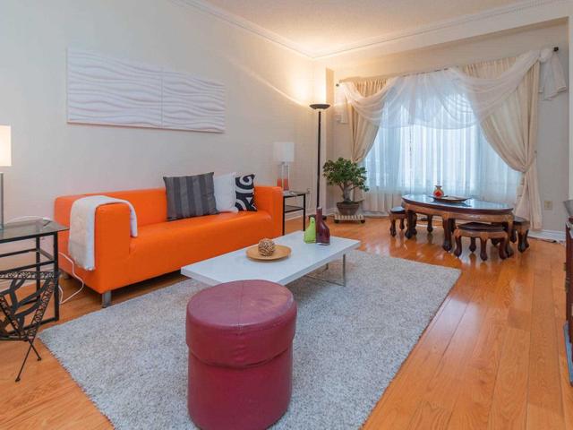 28 Tenbury Dr