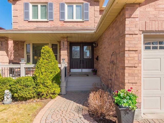 1045 Leslie Valley Dr