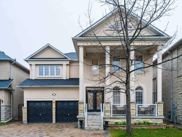 40 Royview Cres