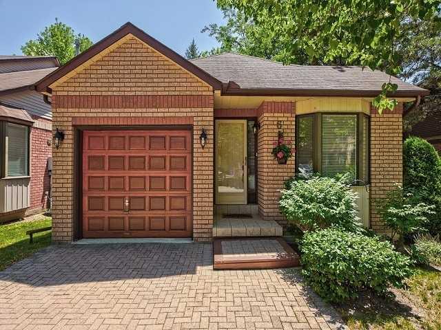 6 Briarwood Dr