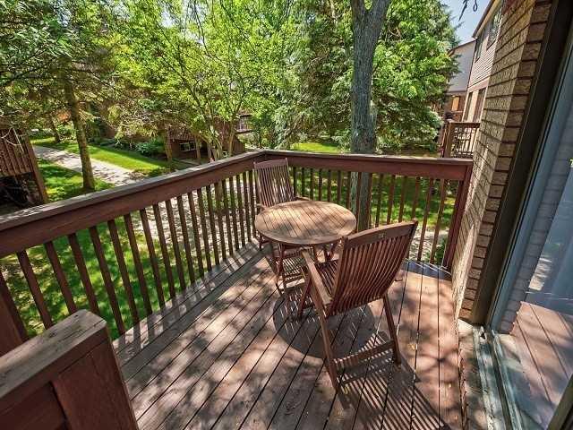 6 Briarwood Dr