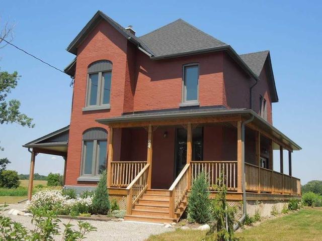 24 Wellington St