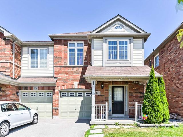 104 Richard Coulson Cres