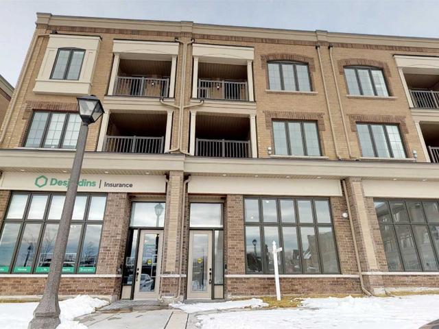 14 Nipigon Ave