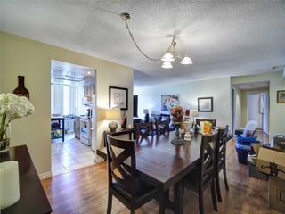 205 - 7601 Bathurst St