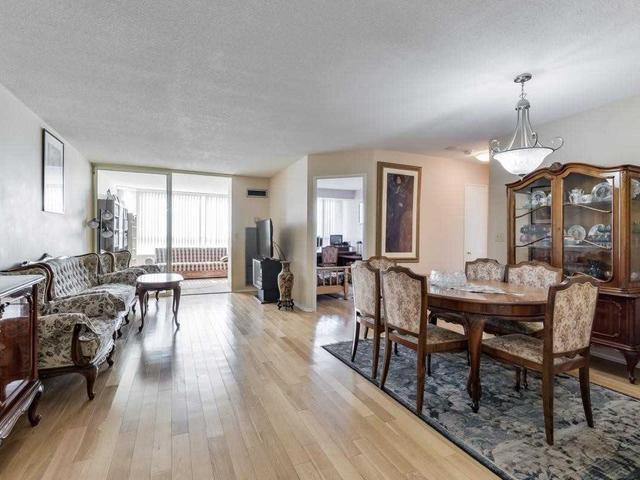 909 - 33 Weldrick Rd E