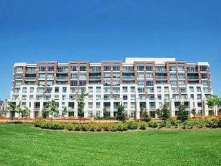 205 - 39 Upper Duke Cres