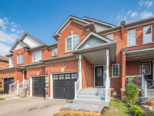 216 Deepsprings Cres