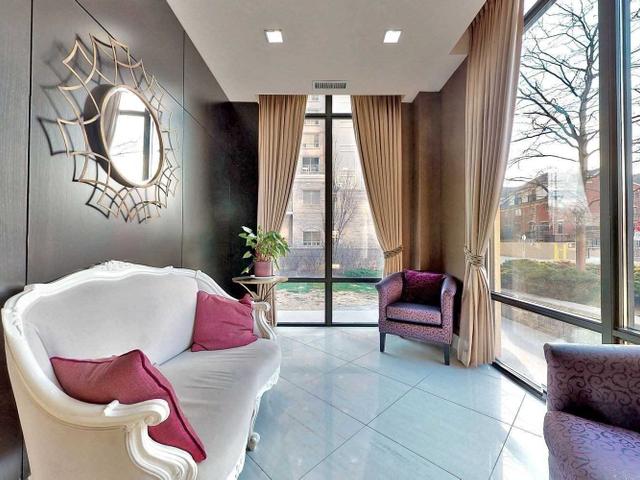 702 - 520 Steeles Ave W