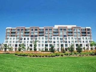 205 - 39 Upper Duke Cres