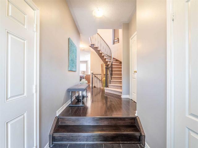 132 Courtland Cres