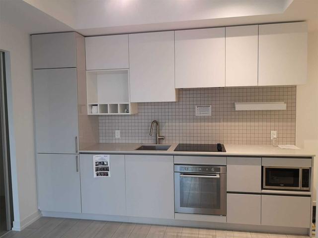 2512 - 5 Buttermill Ave