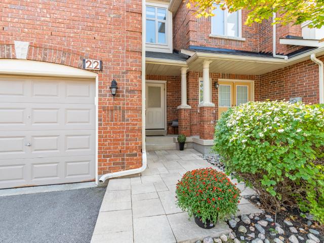 22 - 255 Shaftsbury Ave